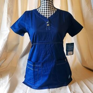 ADAR MEDICAL: NURSES POP STRETCH SCRUB TOP.
